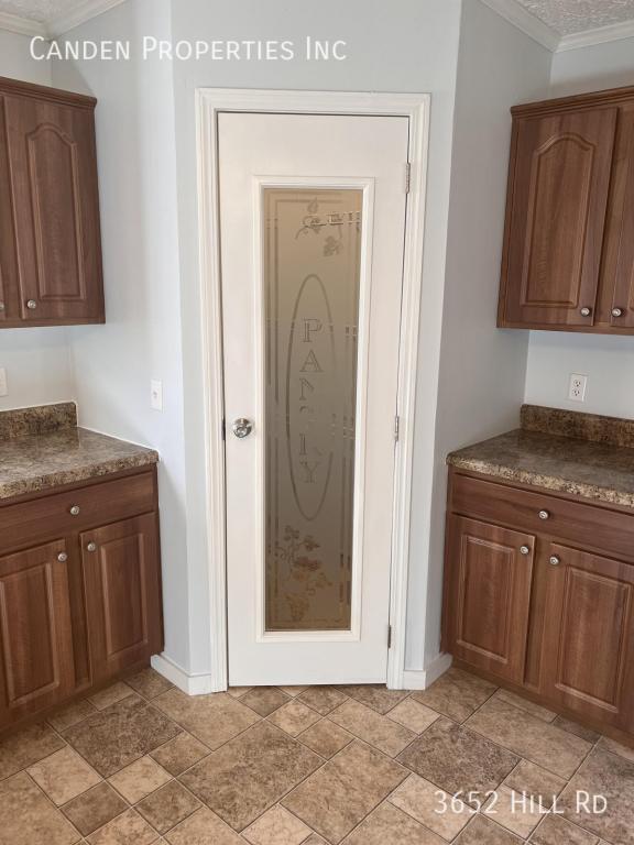 Building Photo - 3652 Hill Rd