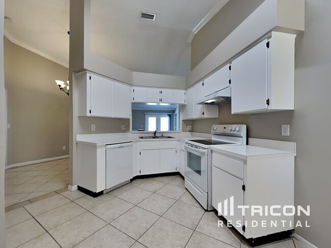Building Photo - 4710 S Dawnmeadow Ct