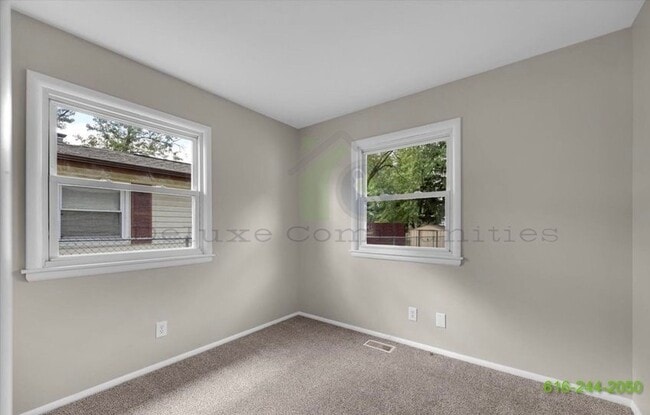 Building Photo - Newly Remodeled 3 Bedroom Kentwood Home! S...