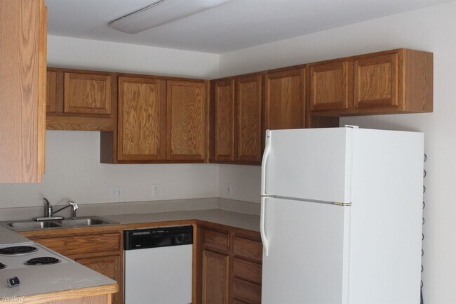 Building Photo - 3 br, 1.5 bath Duplex - 2403 Morning Dawn Dr