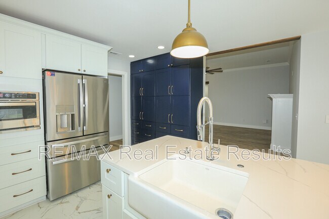 Building Photo - 57 Taylor Dr