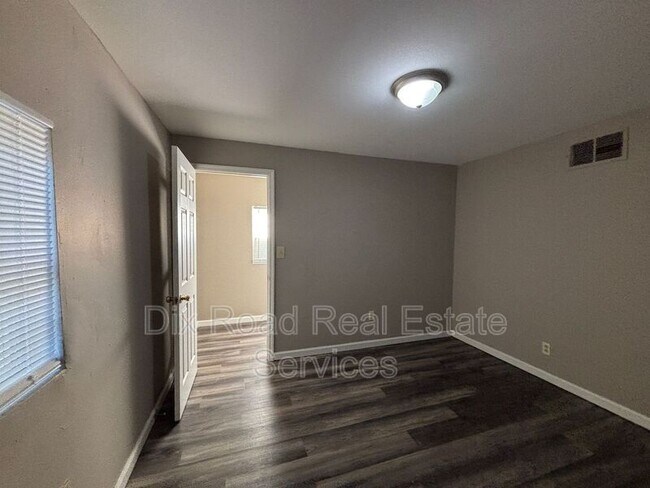 Building Photo - 609 Eighteenth Avenue