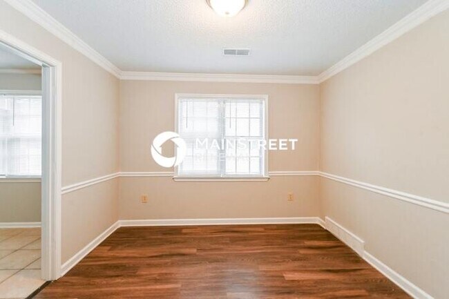 Building Photo - 4 Bedroom Pet-Friendly Home in MEMPHIS, TN with Main Street Renewal