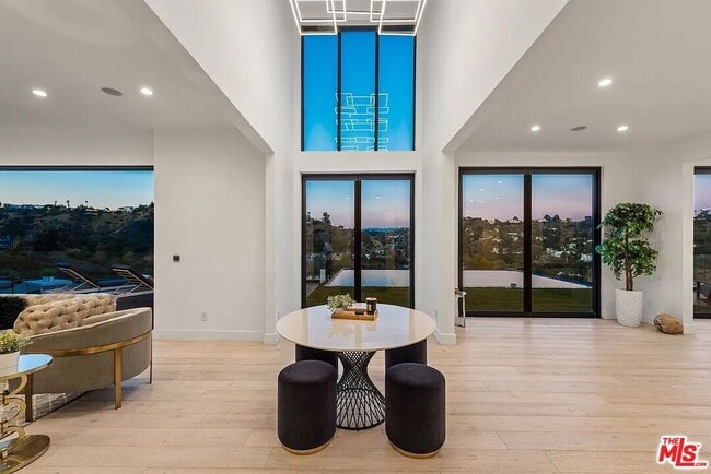 Building Photo - 7567 Hermes Dr