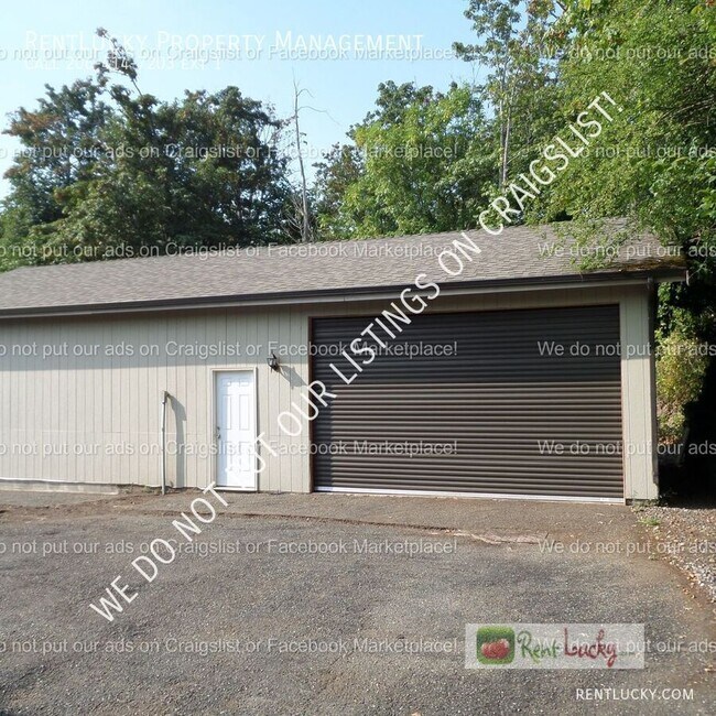 Building Photo - 1700 S 220th St