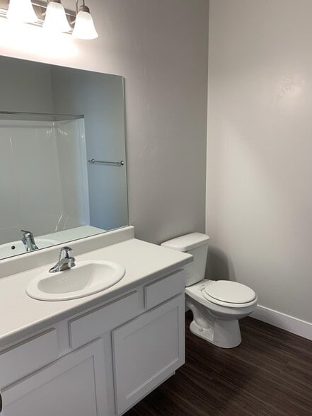 Building Photo - 718 N 380 W