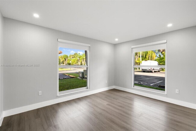 Building Photo - 9405 SW 76th St