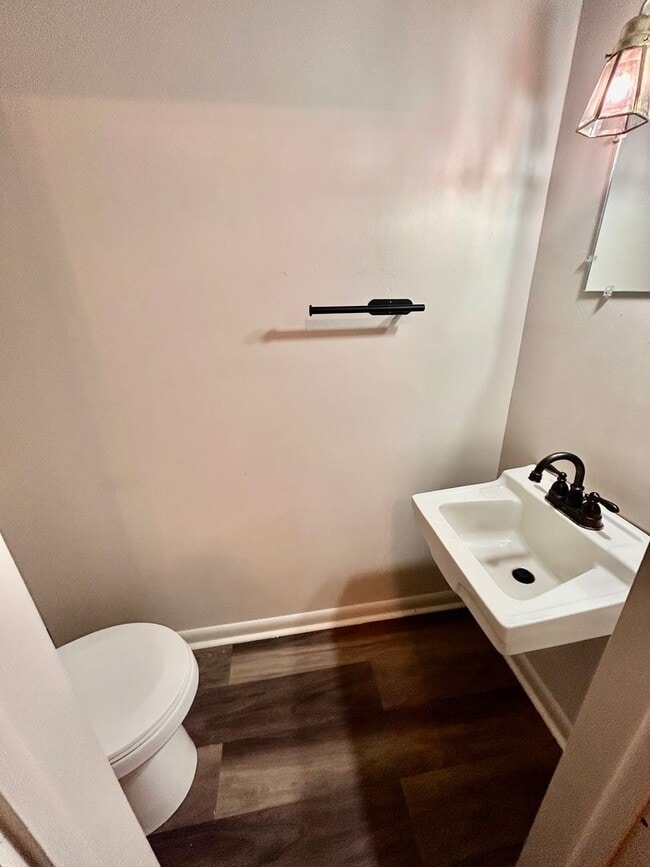 Building Photo - Spacious 4-Bedroom Home in Lancaster