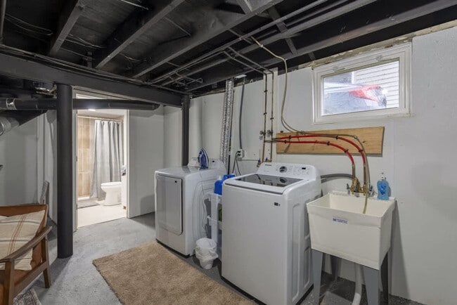 Building Photo - 3457 W 128th St