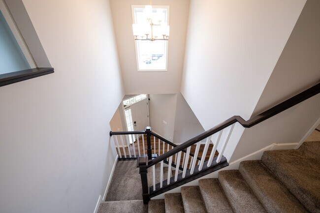 Building Photo - 18196 Goldfinch Wy