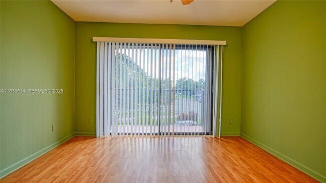 Building Photo - 11101 SW 15th Manor