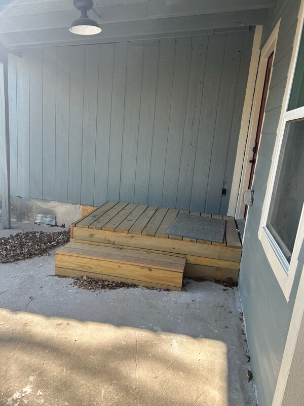 Building Photo - 3224 W Houston St