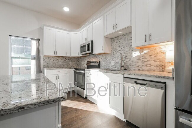 Building Photo - 1321 Bridges Ave SW