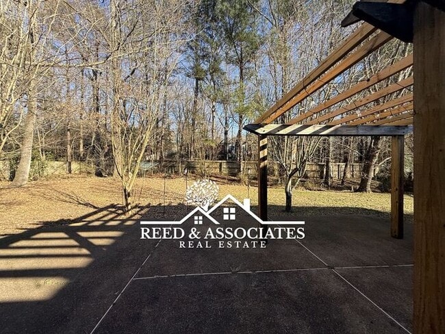 Building Photo - Spacious: 4 Bedroom in Cordova!