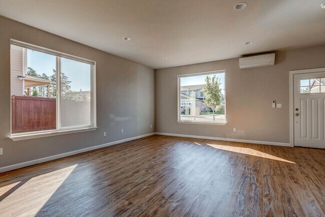 Building Photo - Beautiful Home in Newer Neighborhood