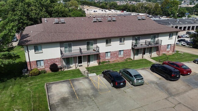 Building Photo - 819 Southwest Blvd