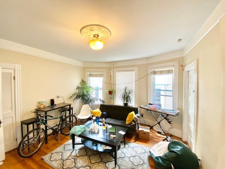 Building Photo - 12 Oswald St