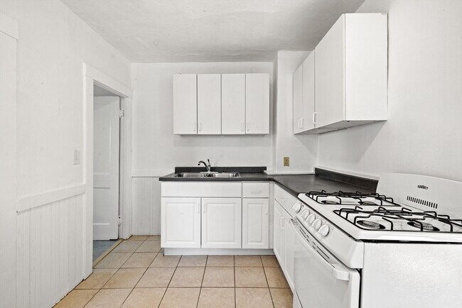 Building Photo - 20-22 Sumner St