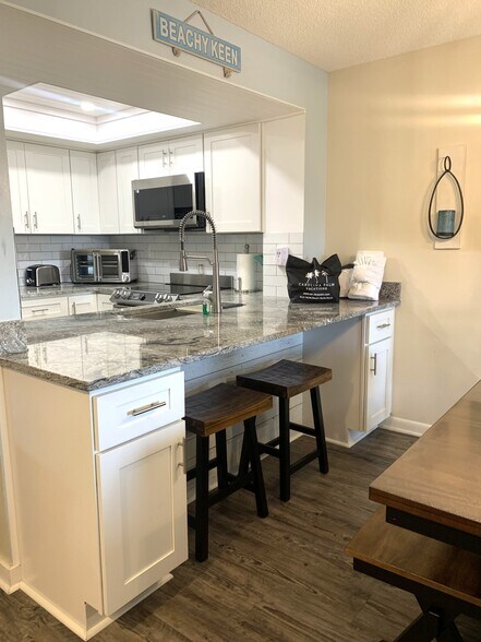Building Photo - 501 Maison Dr