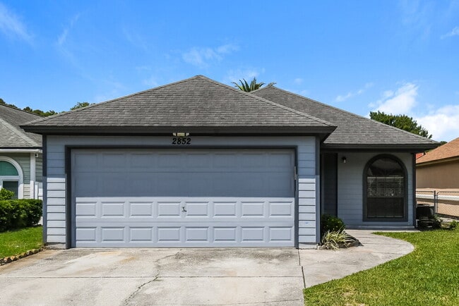 Building Photo - 2852 Lantana Lakes Dr E