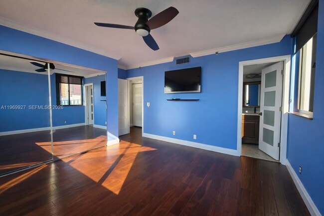 Building Photo - 2300 NE 33rd Ave