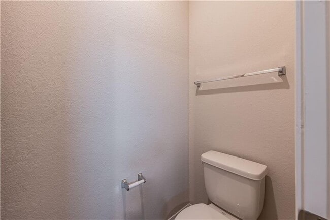 Building Photo - 13905 Heartland Dr