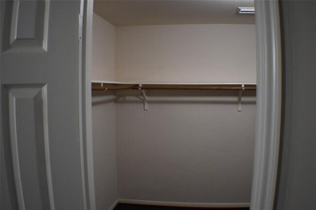 Building Photo - 21014 White Shore Ln