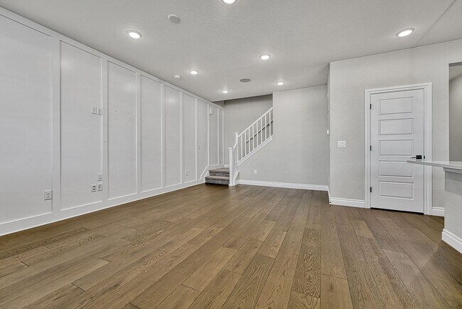 Building Photo - Former Model Home - Superb townhome in great location!