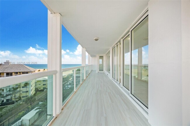 Building Photo - 2100 S Ocean Ln