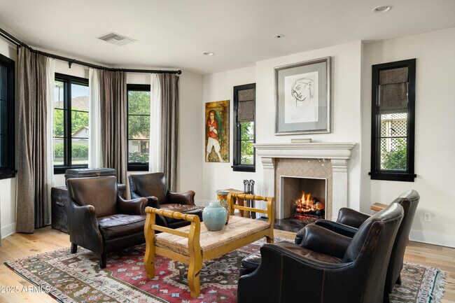 Building Photo - 4901 E Amelia Ave