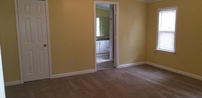 Building Photo - 169 Brentwood Ln