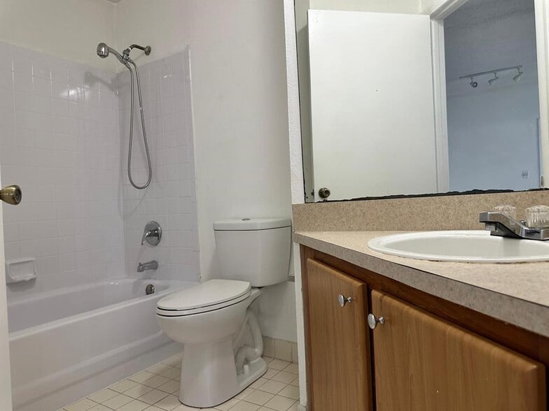 Building Photo - 2445 SW 18th Ter