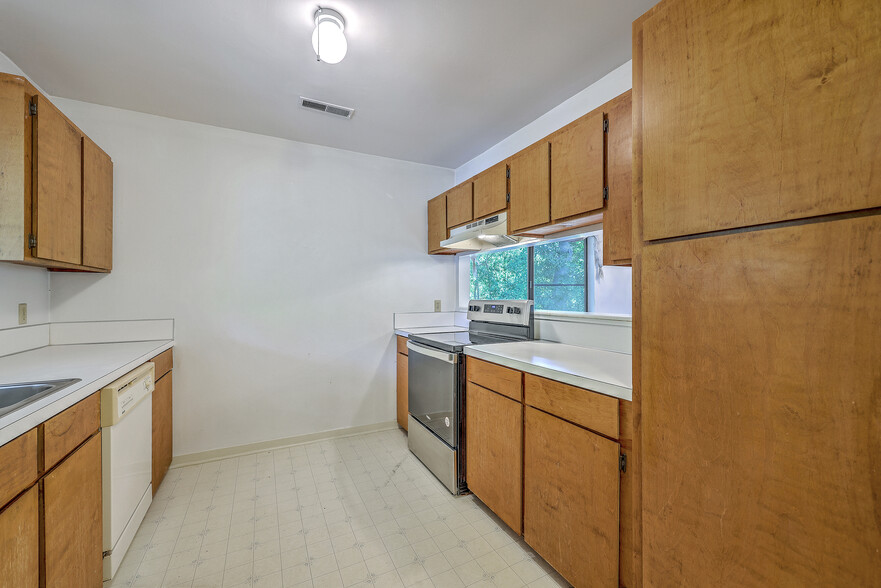 Building Photo - 2736 Jobee Dr