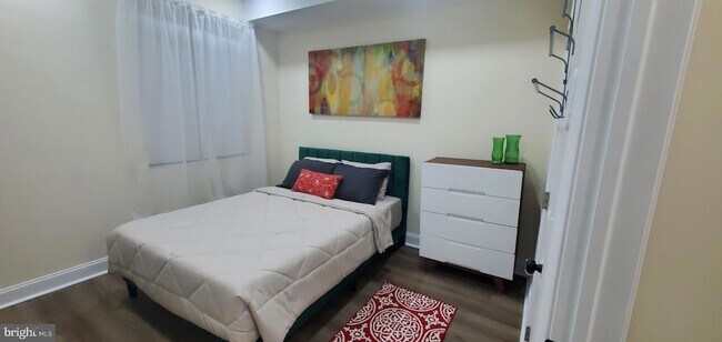 Building Photo - 1516 N Patterson Park Ave