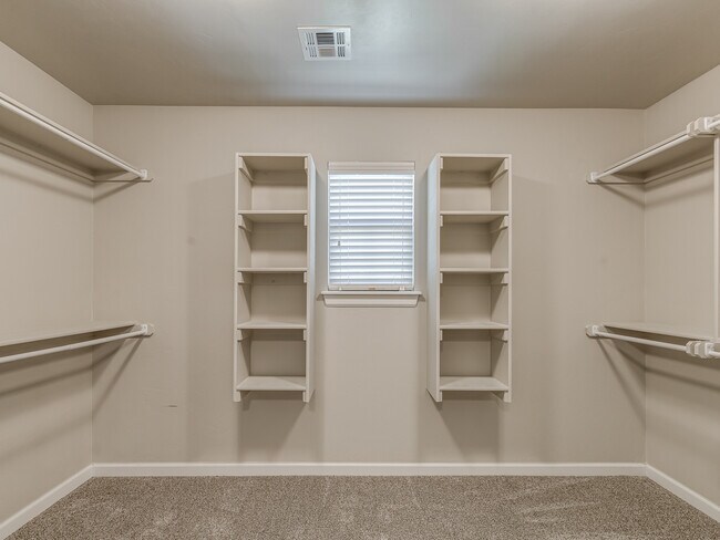 Building Photo - 4505 Black Mesa Ln