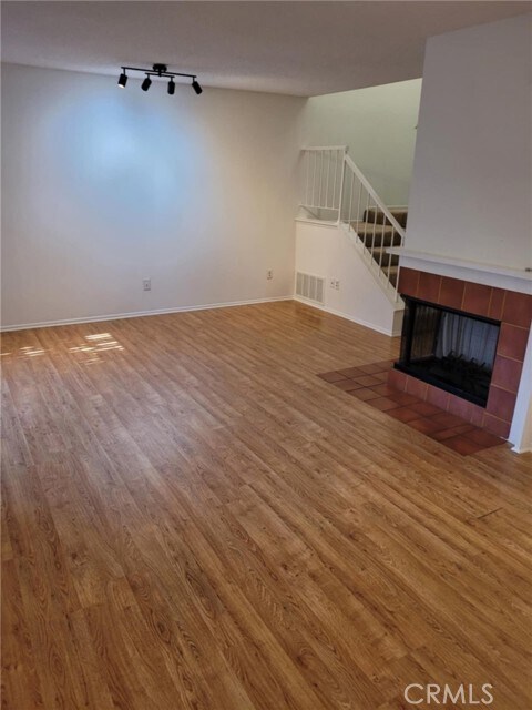 Building Photo - 2452 Chandler Ave