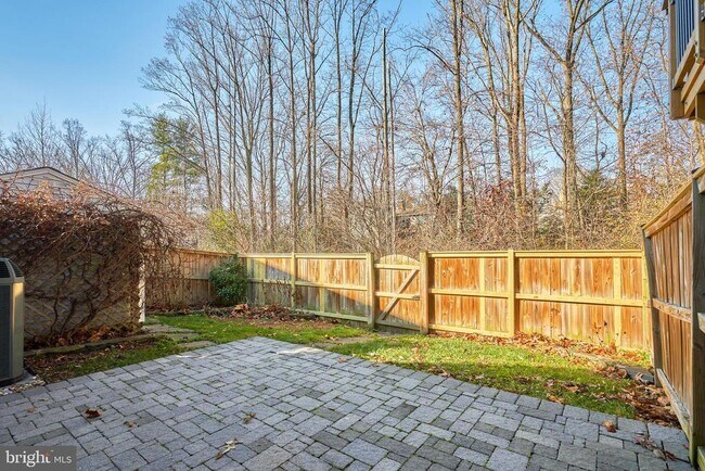 Building Photo - 8038 Sleepy View Ln
