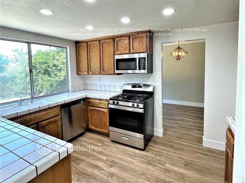 Building Photo - 6 Vidmar Ct
