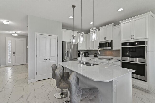 Building Photo - 2180 Rush Bay Wy