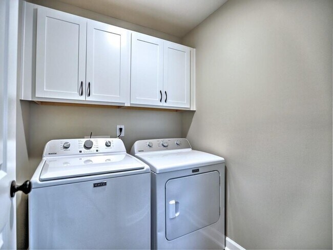 Building Photo - 3355 Verdi Ln
