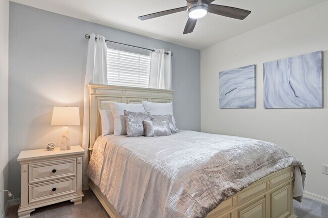 Building Photo - 12140 Wellen Golf St