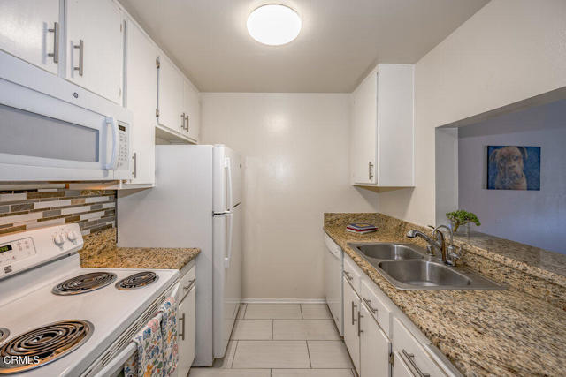 Building Photo - 5460 White Oak Ave