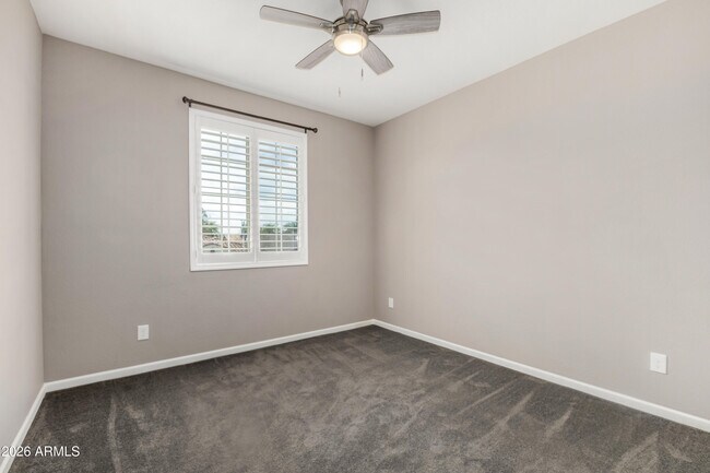 Building Photo - 1527 W Windhaven Ave