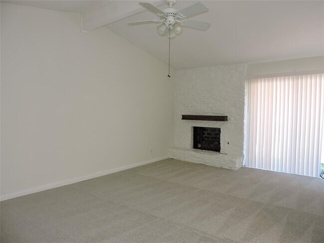 Building Photo - 1625 Chippeway Ln