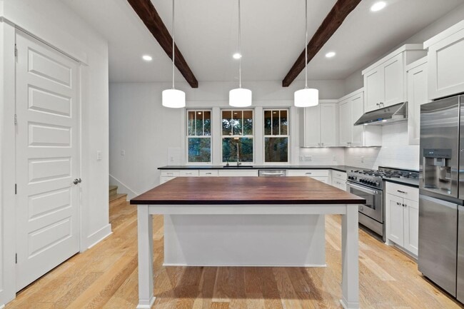 Building Photo - 2217 Seabiscuit Cv