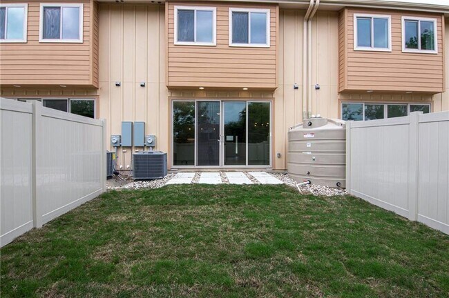Building Photo - 204 Conservation Dr