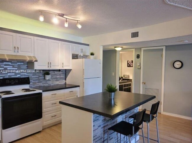 Building Photo - 2061 NW 47th Terrace