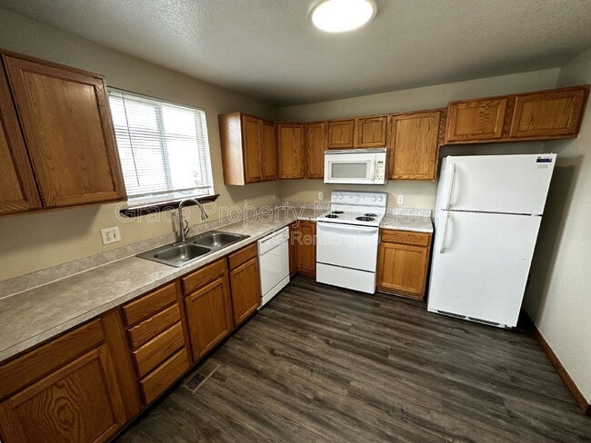 Building Photo - 3453 W 65th Ave