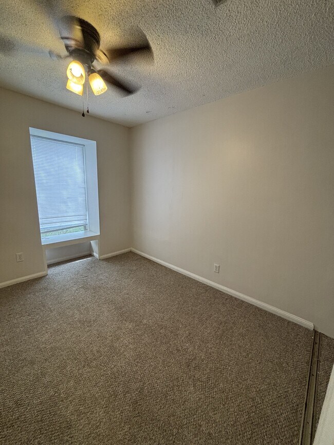 Building Photo - 315 Sidney Martin Rd