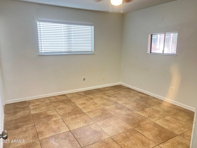Building Photo - 1816 E Palmcroft Dr